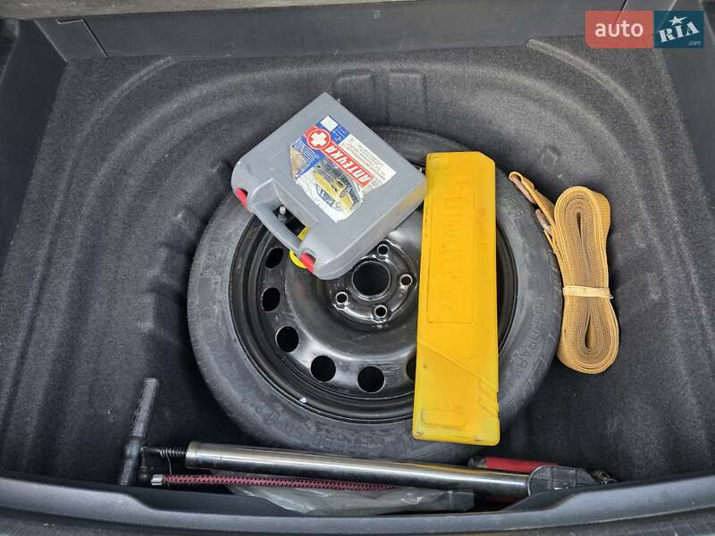 Універсал Volkswagen Golf 2015 в Тернополі