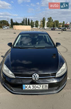 Хэтчбек Volkswagen Golf 2014 в Киеве