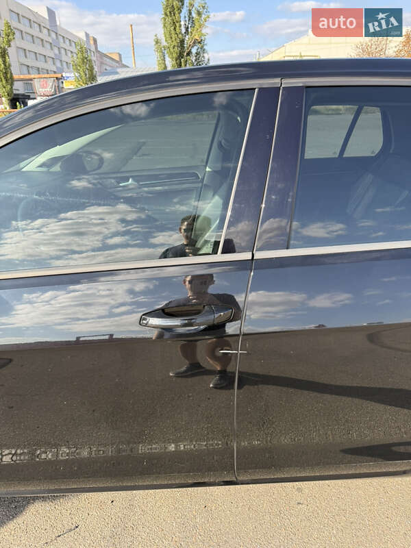 Хетчбек Volkswagen Golf 2014 в Києві