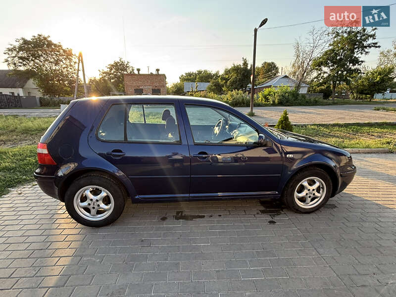 Хэтчбек Volkswagen Golf 2003 в Ахтырке фото 4 Хэтчбек Volkswagen Golf 2003 в Ахтырке
