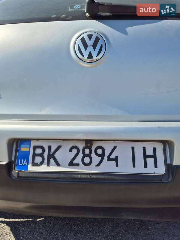 Хэтчбек Volkswagen Golf 2004 в Березному