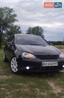 Хетчбек Volkswagen Golf 2005 в Богодухіву