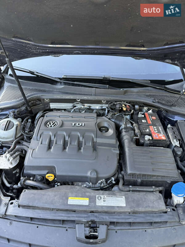 Хетчбек Volkswagen Golf 2015 в Дніпрі