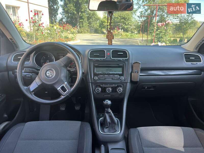 Універсал Volkswagen Golf 2011 в Івано-Франківську