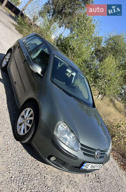 Хетчбек Volkswagen Golf 2004 в Кам'янському