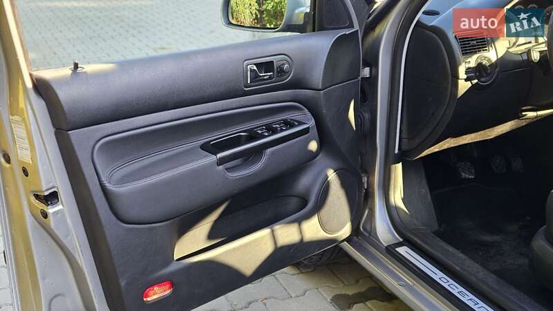 Хетчбек Volkswagen Golf 2003 в Тернополі