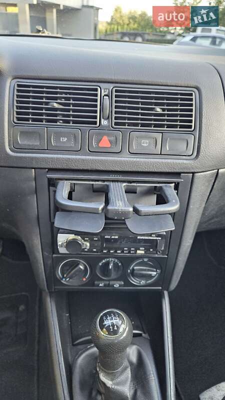 Хетчбек Volkswagen Golf 2003 в Тернополі