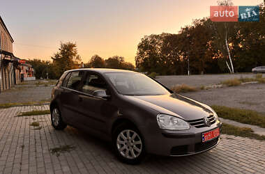 Хетчбек Volkswagen Golf 2005 в Хоролі