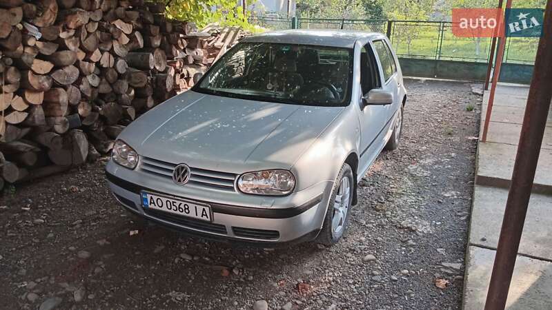 Хэтчбек Volkswagen Golf 1998 в Ужгороде