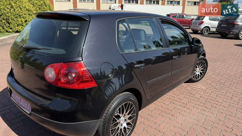Хэтчбек Volkswagen Golf 2005 в Хмельницком