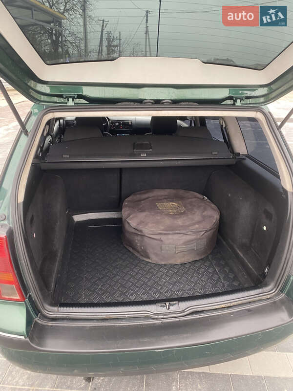 Універсал Volkswagen Golf 1999 в Мостиській