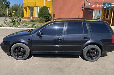 Універсал Volkswagen Golf 2000 в Рівному