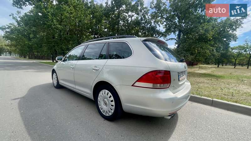 Универсал Volkswagen Golf 2009 в Николаеве
