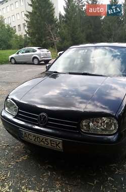 Хэтчбек Volkswagen Golf 2000 в Тульчине