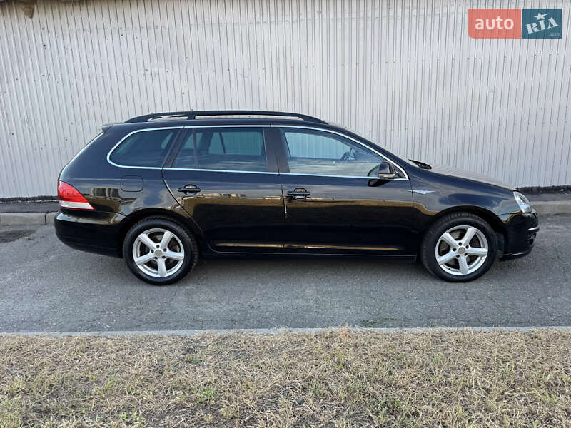 Універсал Volkswagen Golf 2008 в Києві