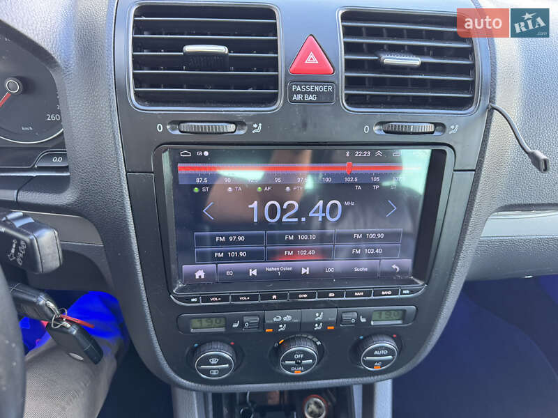 Універсал Volkswagen Golf 2008 в Києві