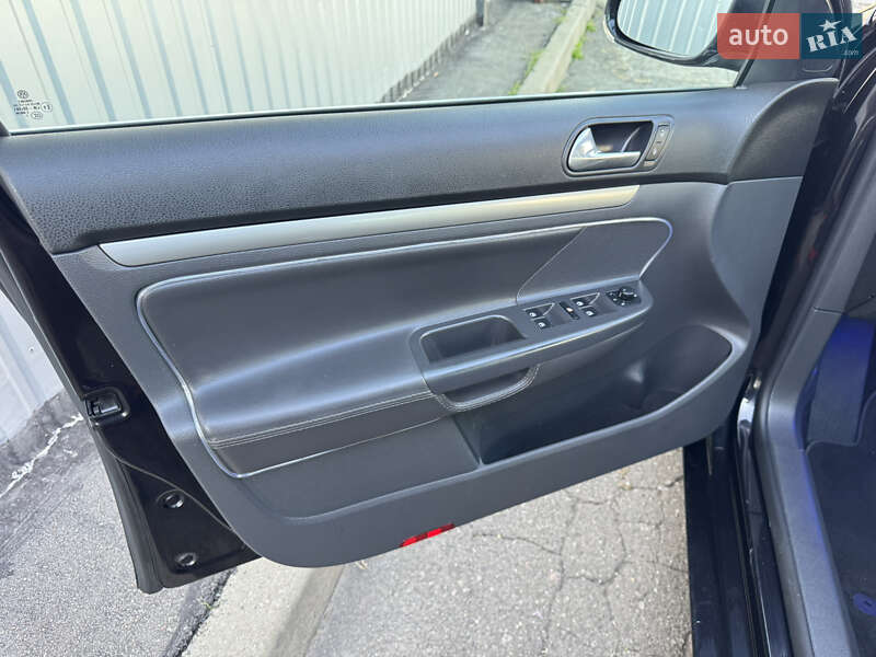 Універсал Volkswagen Golf 2008 в Києві