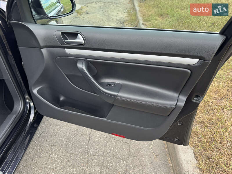 Універсал Volkswagen Golf 2008 в Києві