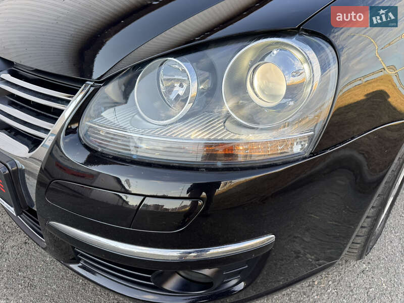 Універсал Volkswagen Golf 2008 в Києві