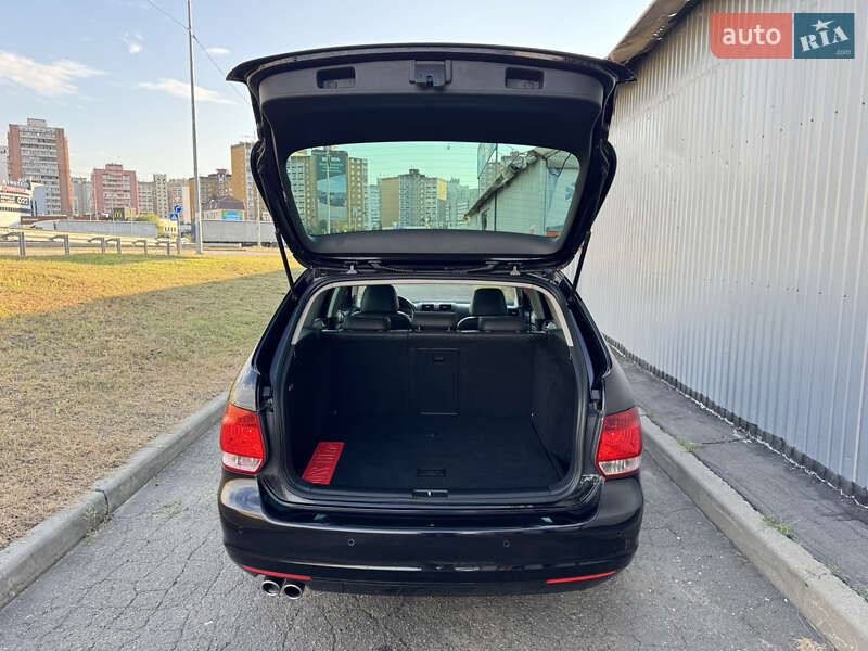 Універсал Volkswagen Golf 2008 в Києві