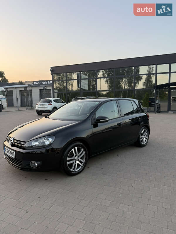 Хэтчбек Volkswagen Golf 2009 в Луцке