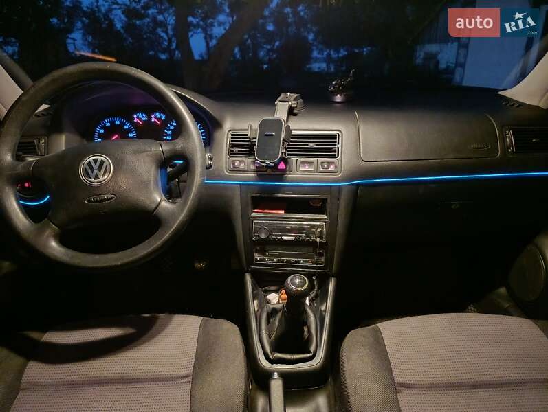 Хетчбек Volkswagen Golf 2001 в Полтаві