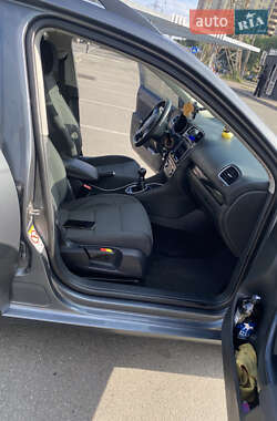 Универсал Volkswagen Golf 2010 в Киеве