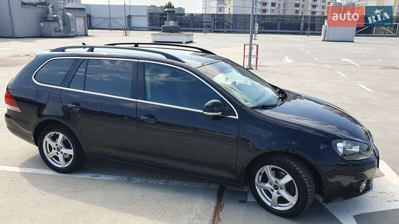 Универсал Volkswagen Golf 2011 в Киеве