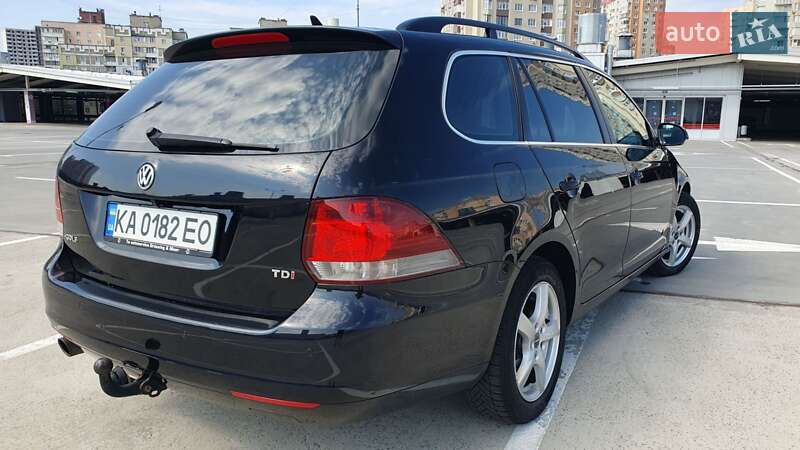 Универсал Volkswagen Golf 2011 в Киеве