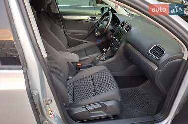 Хетчбек Volkswagen Golf 2009 в  фото 11 Хетчбек Volkswagen Golf 2009 в