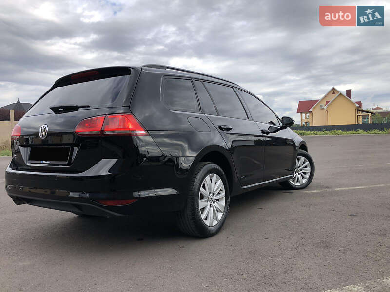 Універсал Volkswagen Golf 2013 в Мукачевому