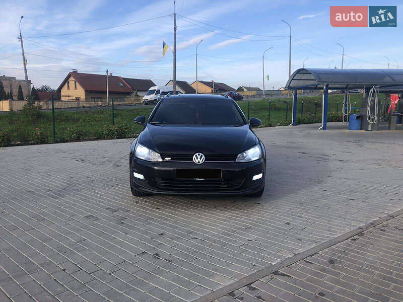 Універсал Volkswagen Golf 2013 в Мукачевому