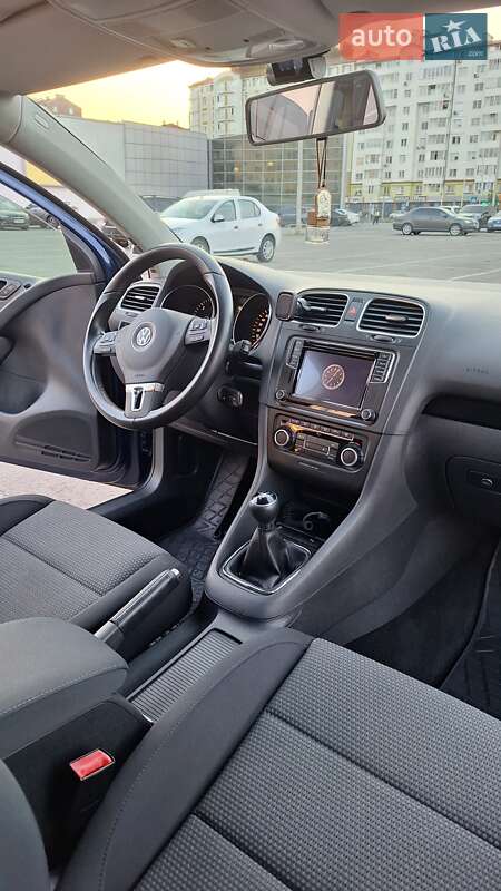 Хетчбек Volkswagen Golf 2010 в Івано-Франківську