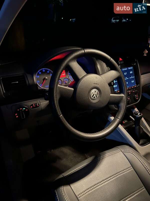 Хетчбек Volkswagen Golf 2004 в Тернополі