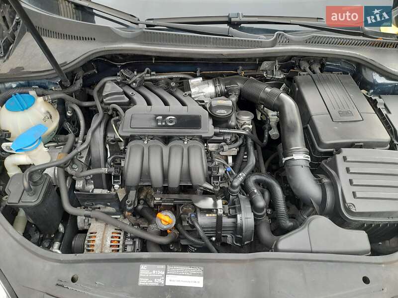 Хетчбек Volkswagen Golf 2005 в Луцьку