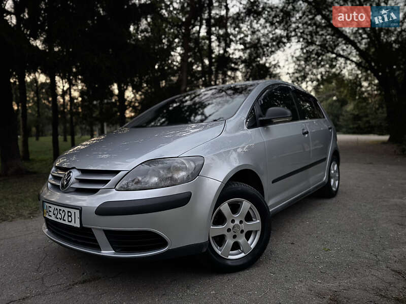 Хэтчбек Volkswagen Golf 2006 в Харькове
