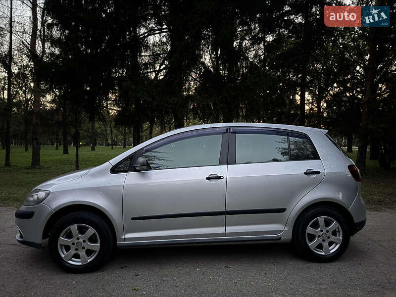 Хэтчбек Volkswagen Golf 2006 в Харькове