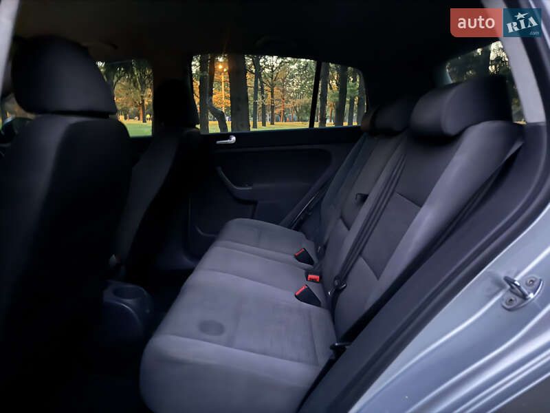 Хэтчбек Volkswagen Golf 2006 в Харькове