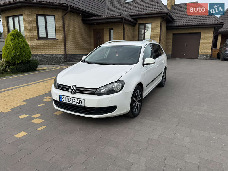 Универсал Volkswagen Golf 2010 в Киеве