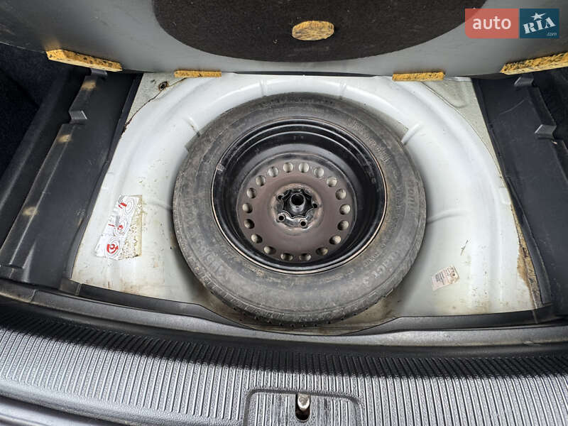 Универсал Volkswagen Golf 2010 в Киеве