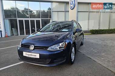 Універсал Volkswagen Golf 2015 в Києві
