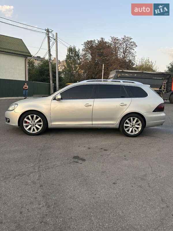 Універсал Volkswagen Golf 2010 в Києві