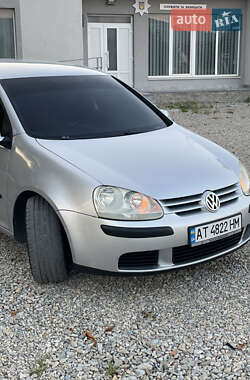 Хетчбек Volkswagen Golf 2005 в 
