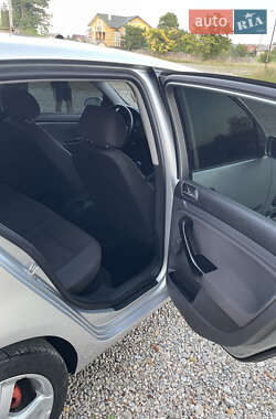 Хетчбек Volkswagen Golf 2005 в 