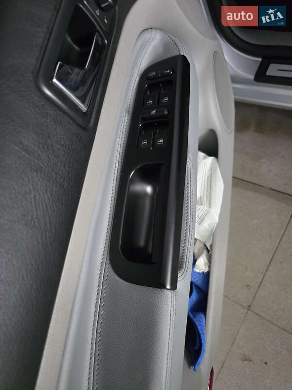 Універсал Volkswagen Golf 2003 в Сумах