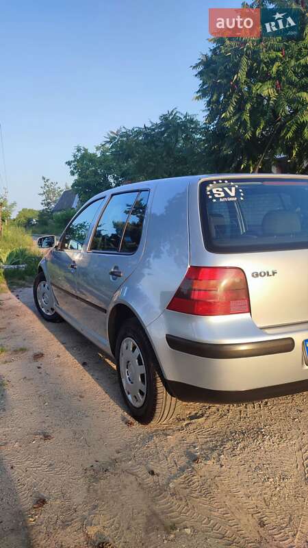 Хэтчбек Volkswagen Golf 2002 в Житомире