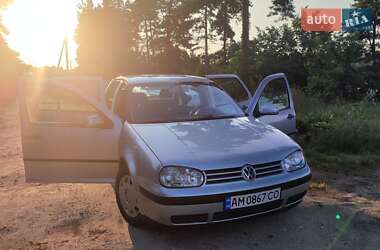 Хэтчбек Volkswagen Golf 2002 в Житомире