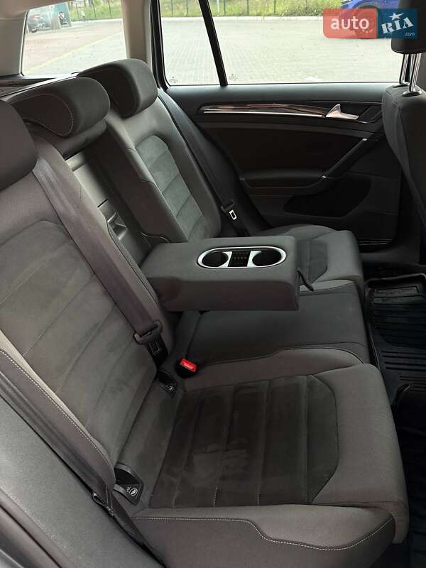 Універсал Volkswagen Golf 2017 в Києві