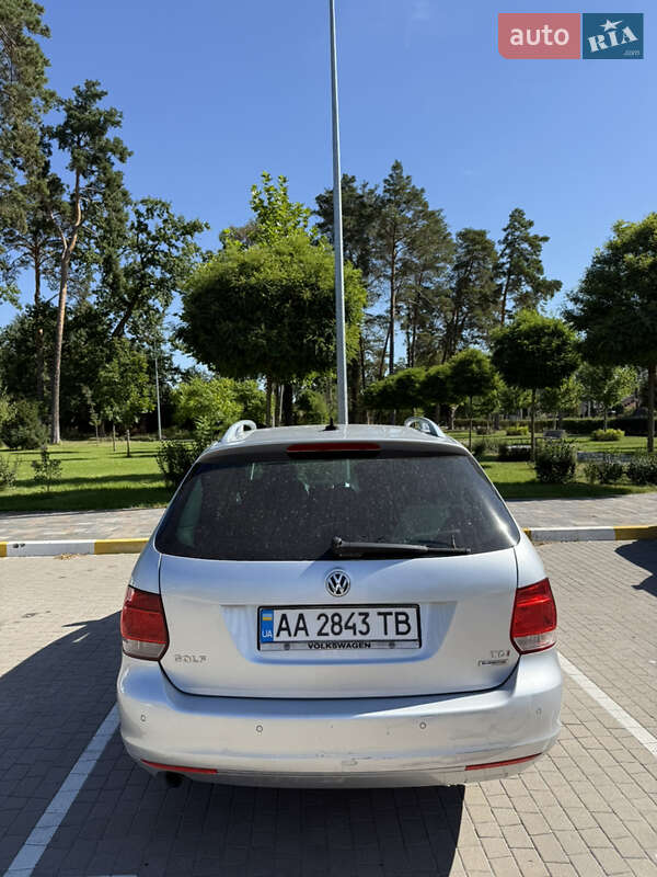 Универсал Volkswagen Golf 2011 в Киеве