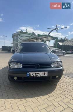 Хэтчбек Volkswagen Golf 2002 в Хмельницком